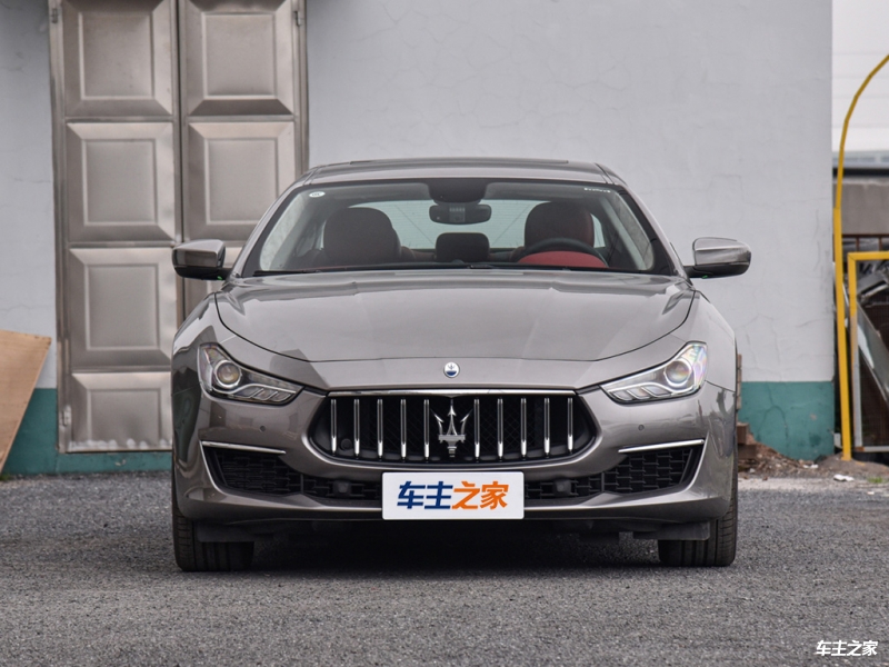 {Online Casino}(玛莎拉蒂汽车图片红色)